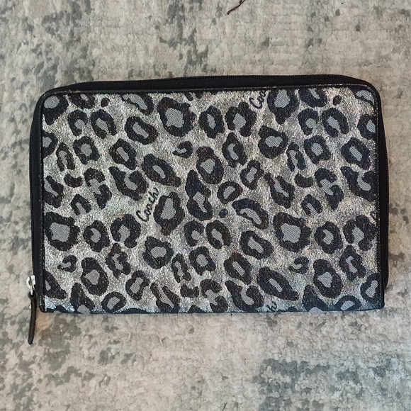 Coach Ocelet Print Black & Silver Glitter Zip Around Tablet Ipad Case 6" X 9" - Picture 11 of 11